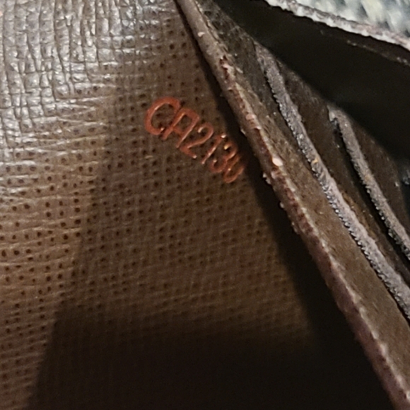 LOUIS VUITTON VINTAGE 2010 DAMIER PORTE MONNAIE 10 CARD CREDIT WALLET W/CHAIN - Picture 13 of 17